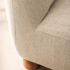 AREN Fauteuil en tissu chenille et bois