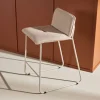 BISBEE Lot de 2 tabourets de bar en tissu bouclette pieds beiges H65cm