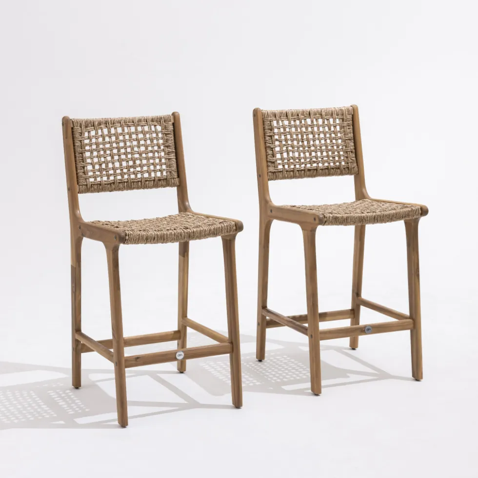 LEXIA Lot de 2 tabourets de bar intérieur/extérieur en bois d'acacia et résine tressée H66cm