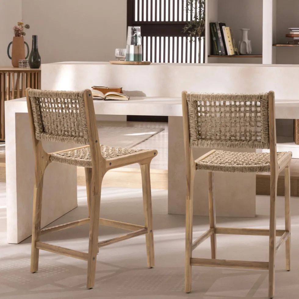 LEXIA Lot de 2 tabourets de bar intérieur/extérieur en bois d'acacia et résine tressée H66cm