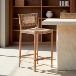 NURI Lot de 2 tabourets de bar intérieur/extérieur en bois d'acacia et résine tressée H66cm