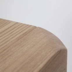 STORM Table à manger 8 personnes aux bords arrondis en bois